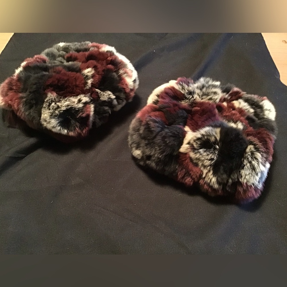 VOLARE NEW YORK REAL FUR CUFFS NWOT GORGEOUS OS